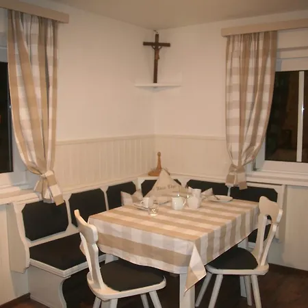 Eder Apartment *